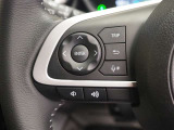 ステアリングスイッチ付き。前方から目を離すことなく操作することが可能です。