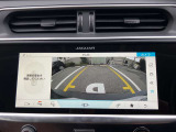 カメラの切り替えで車庫入れも安心で見やすくなっております。