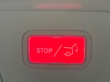 ●電動リアゲート:ワンタッチでリアゲートの開閉ができ、両手が塞がっている状態でも簡単に開閉ができる便利機能です。