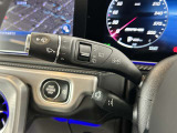 メモリー付きパワーシートが装備されている車両はシートの位置・ドアミラーの角度・ハンドルの位置を3名まで記憶出来ます。