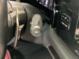 オートライト機能によりON/OFFはもちろん、ハイビーム/ロービームの切り替えもサポートします
