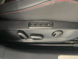 運転席シートはメモリー機能付です。