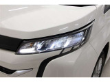 LEDヘッドライトです。デザイン性がよくとても明るいので、夜間の走行や悪天候でも安心です。しかも長寿命!