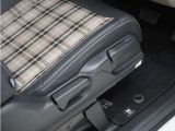 ◆シートハイトアジャスター◆運転席を上下に高さ調節ができます!運転ポジションを体格に合わせてシート調整できます。