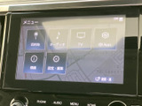 目的地やオーディオ、テレビ、アプリなどの項目が一覧で表示され、必要な機能を探しやすい画面です。情報や設定項目もまとまり、操作時に内容を把握しやすい仕様です。
