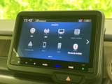 ラジオやテレビ、スマートフォン連携など、複数のメニューを画面から選べます。表示がまとまっていて見分けやすく、日々の移動に合わせて使い分けられる装備です。