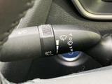 雨天時や視界が悪い時でも、安心して運転できます。操作も簡単で、ワイパーの調整もスムーズに行えます。