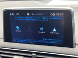 ●Apple Car Play:スマホとの有線接続で、ナビ・オーディオ再生などスマホのアプリ機能が画面でも使える便利機能です!