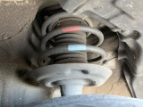 お車を安心してお乗りいただく為には、足回りの定期点検が欠かせません。サービスサポート(有償保証)では無料点検もご提供しており、安心のカーライフをお過ごしいただけるサポート体制が整っています。