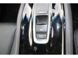 今話題の注目の装備です。電動パーキングブレーキ装備です!劇的に運転が楽ちんになりますよ!