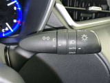 トンネルなど、周囲の明るさの変化でランプ類を自動オン・オフするコンライトです(消し忘れ防止機能付)