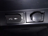 【USB給電】今では当たり前のUSB給電ソケットがついております。 スマホやデジカメなど出先や災害時の充電も可能です♪