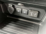 運転席・助手席は共にシートヒーター付なので、寒い日の朝の移動も快適です♪