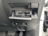 ETC2.0は従来のETCシステムに加えて、渋滞回避や安全運転支援などの運転支援サービスが受けられる次世代システムです。