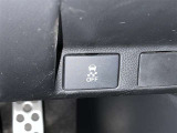 【横滑り防止機能】 車両走行安定補助システム搭載  車が横滑りしそうになった際に、横滑りを防ぐ安全装備が付いています。