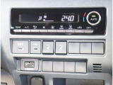 当店ではスポーツグレードや人気車種・上級グレードを主に仕入れ強化しております!中古車でお買い得感あるお車展示中となっておりますのでお客様のご来店、お見積もり依頼お待ちしております。