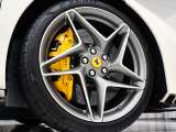 F8トリブート F1 DCT 正規ディーラー車 ビアンコイタリアカラー