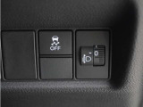 ◆VSA◆横滑り防止装置が装備されています。コーナーリング時の横すべりを抑える機能と、車両の急激な挙動変化を抑える機能で、安定した走行を実現しています。運転に安心とゆとりが出来ます。
