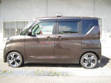取り回しやすいボディサイズが魅力。街中での移動や駐車も気軽にこなせます。