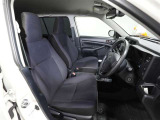 ゆったり室内で運転もしやすいです♪使い勝手の良い配置も考えられています!!