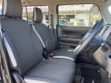 運転席シート廻りは使用感も少なく、良好な状態となっています。前オーナー様が丁寧に使っていたことがよくわかりますね。