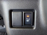 運転席にはシートヒーターを装備。