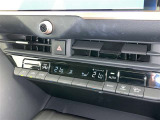 オートエアコンで快適な室内です。