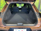 【パワーバックドア】スマートキーや運転席のボタンを押すだけでリアゲートが自動で開閉します!荷物を持っている時や、高い位置にあるバックドアを閉める際に便利な機能です♪