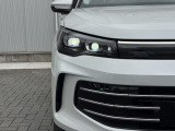 LEDマトリックスヘッドライト「IQ.LIGHT」HD。フロントカメラで対向車や先行車を検知、マトリックスモジュールに搭載されたLEDを個別に制御することで最適な配光を実現。