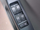 運転席ドアのパワーウィンドウスイッチです。