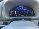 視認性の高いメーターで運転情報を的確に把握できます!