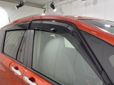 ★ドアバイザー★雨天時に窓を開けても濡れにくく車内に雨が入り込むのを防ぎながら換気ができます(^^♪