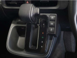 無段変速機(CVT)を搭載。有段変速機に存在する「変速ショック」が無いので、スムーズなアクセル操作が可能です♪