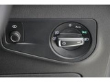 【ライトスイッチ】VW車は、手探りでも手袋したままでも操作しやすいこのスイッチ形状を引継いできました。まさに「合理的」!