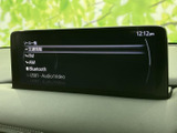 ラジオやBluetooth、USBなどの音源を一覧から確認でき、聴きたいソースを選びやすい表示です。お好みの音楽や情報を車内で楽しむ際にも便利にお使いいただけます。