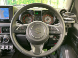 【純正革巻きステアリング】上質な革を使用することで、手にしっかり馴染みとても運転しやすいハンドルです♪