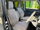 運転席シート廻りは使用感も少なく、良好な状態となっています。丁寧に使われていたことがよくわかりますね。