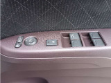 運転席窓操作部スイッチの画像です。