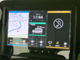 地図や時刻、車両情報、AVメニューを画面上で確認でき、必要な項目へアクセスしやすい構成です。日々の移動をサポートする装備として、便利にお使いいただけます。