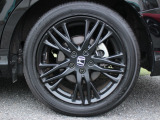 タイヤサイズは225/50R18になります。