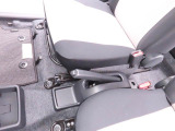 納車の前にはエンジンオイル、オイルエレメント、エアクリーナー、クーラント、バッテリー、ワイパーゴムのチェックまたは交換を行います!