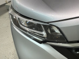 LEDヘッドライトは、点灯の瞬間から最大光量を発揮し、突然暗くなるトンネルなどでの安定感を高めます。