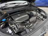 BMWのエンジンは世界的にも認められている高性能エンジンです。レスポンスがよく高回転型の心地よい吹きあがりなど駆け抜ける歓びのキーになる部分でございます。