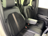■運転席にはシート高を調整できるハイトアジャスターが装備され、幅広いシートポジションの設定が可能になっております