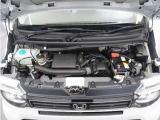 ◆エンジンルーム◆車の心臓部分。エンジンルームが汚いとトラブルの基になりますので、当店は専用の液剤を使って徹底的に綺麗にします。