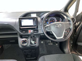 この車で色んな場所へドライブに出かけてみませんか。