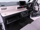 車内の清掃はもちろん、除菌施工済みですので気持ちよくお乗りいただけます。