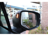 ■リヤビークルディテクション(左右後方からの車両をドアミラーの一部が点灯し、ドライバーに教えてくれます)