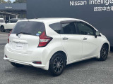 サイドのシルエットからも想像できるようにコンパクトカーながらも広いキャビンと十分な荷室を確保してあります。
