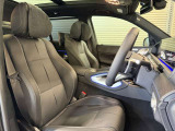 メルセデスのシートは、少し硬めに出来ておりますので、長時間の運転でも疲れにくく、安全にドライビングをお楽しみ頂けます